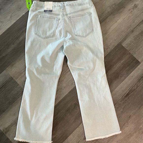 Style&Company Button-Fly Kick Cropped Jeans Size8 NWT - Picture 5 of 5